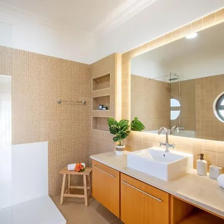 Paradise By Blue Diamond 18 *