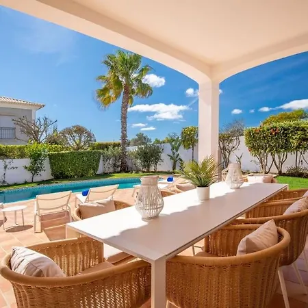 Paradise By Blue Diamond 18 Vila