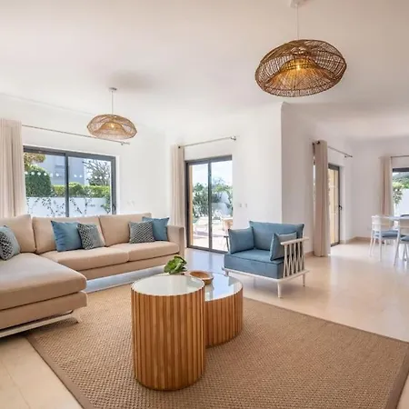 Paradise By Blue Diamond 18 * Lagos