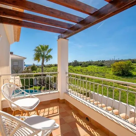 Paradise By Blue Diamond 18 Vila